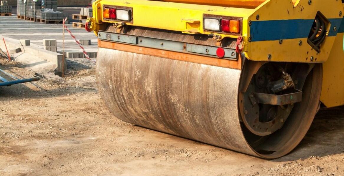 Innowacyjne rozwiązania w projektowaniu walców drogowych – co oferuje rynek?
