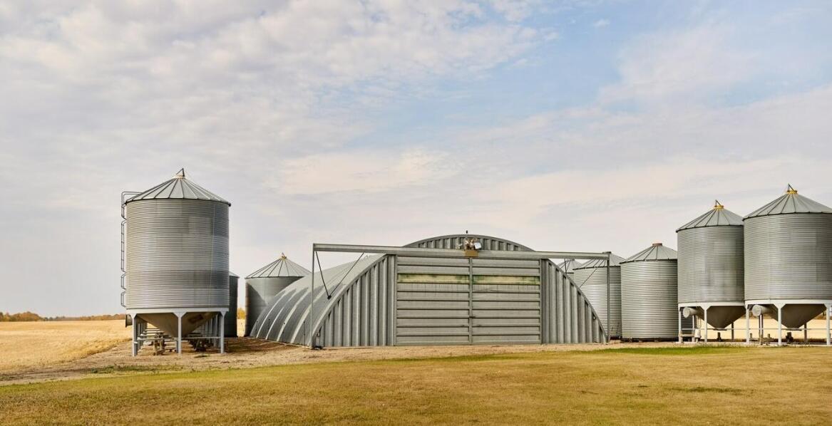 Jak silosy płaskodenne mogą poprawić zarządzanie przestrzenią magazynową?