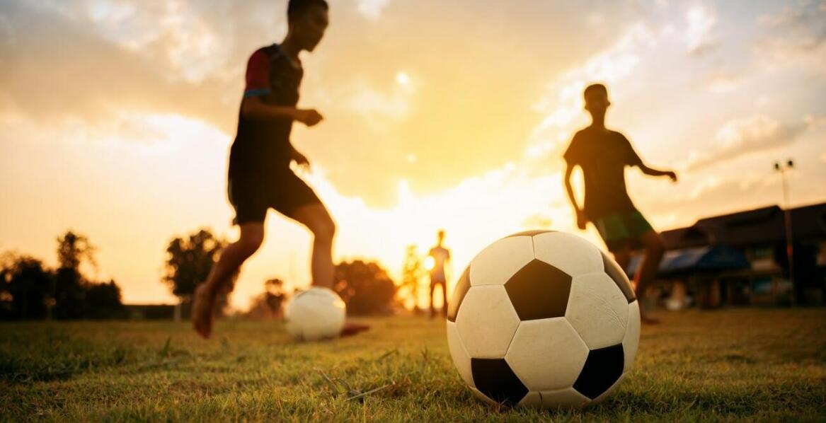 Najlepsze gry plenerowe dla młodzieży do organizacji aktywnego wypoczynku