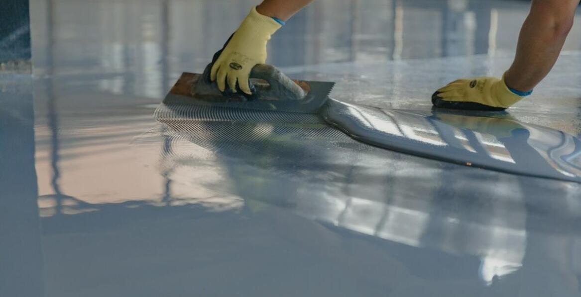 Jakie efekty gwarantuje szlifowanie posadzki betonowej?