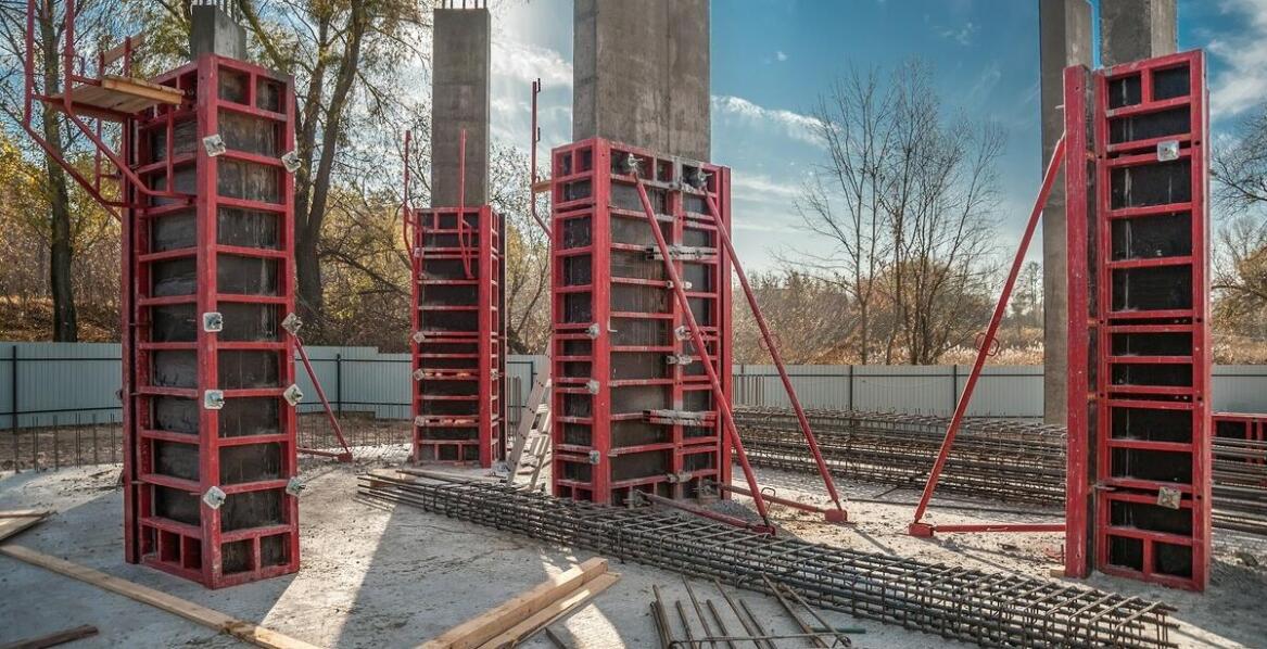 Jakie korzyści przynoszą wylewki betonowe w budownictwie mieszkaniowym?