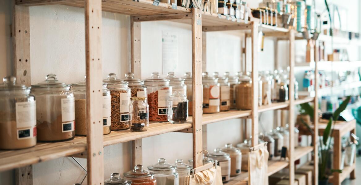 Jak hurtownia słoików wspiera producentów sosów w doborze odpowiednich opakowań?