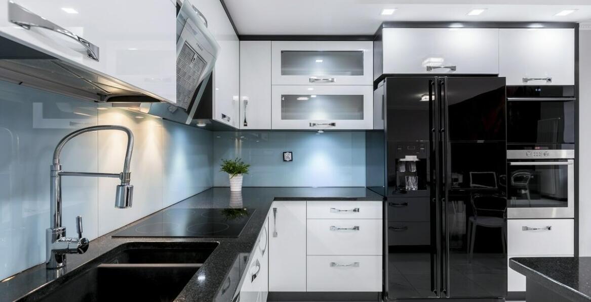 Oświetlenie szafkowe - kluczowe elementy funkcjonalnego wyposażenia kuchni