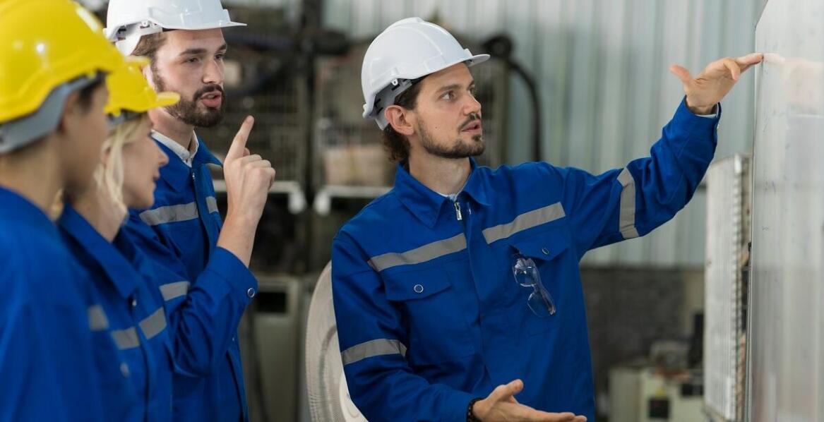 Szkolenia BHP po ukraińsku – zasady, wymagania i możliwości nauki