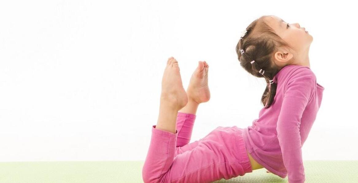 Elementy jogi dla dzieci: Wsparcie w ortopedycznej opiece nad młodymi pacjentami