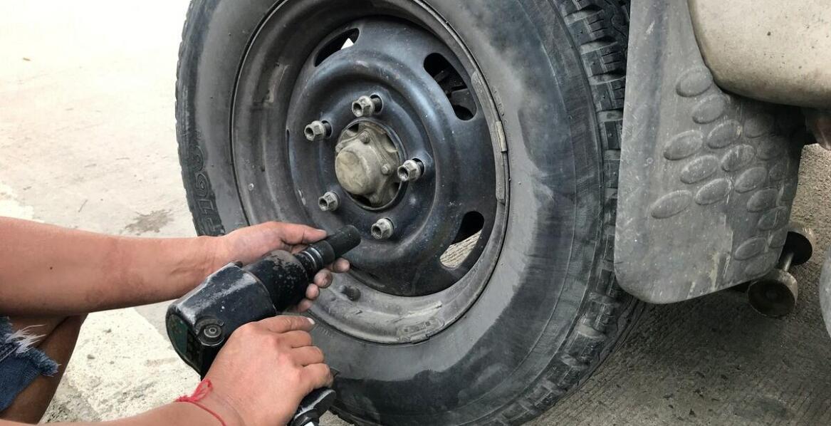 Mobilna wulkanizacja – szybkie i wygodne rozwiązanie problemów z oponami