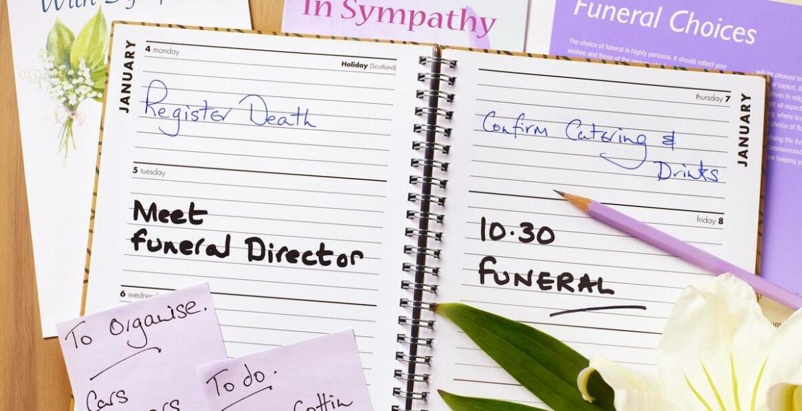 Jak wygląda organizacja ostatniego pożegnania – najważniejsze informacje