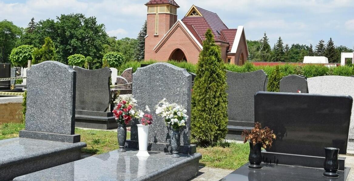 Jakie usługi oferuje zakład pogrzebowy i na co zwrócić uwagę przy wyborze