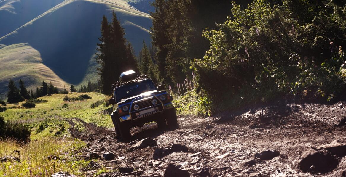 Organizacja rajdów terenowych: odkryj off-road we wsi na stokach złotego gronia