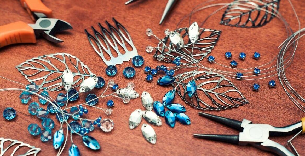 Jak odpowiednio konserwować łańcuszki do robienia biżuterii?