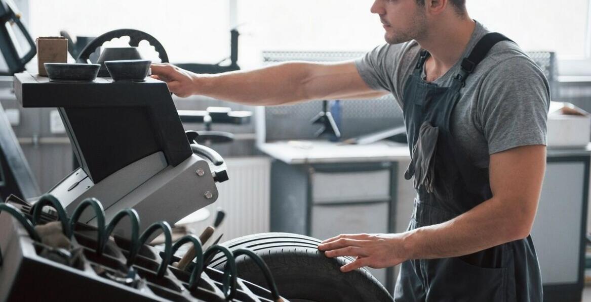 Jak wybrać odpowiedni serwis do naprawy opon?