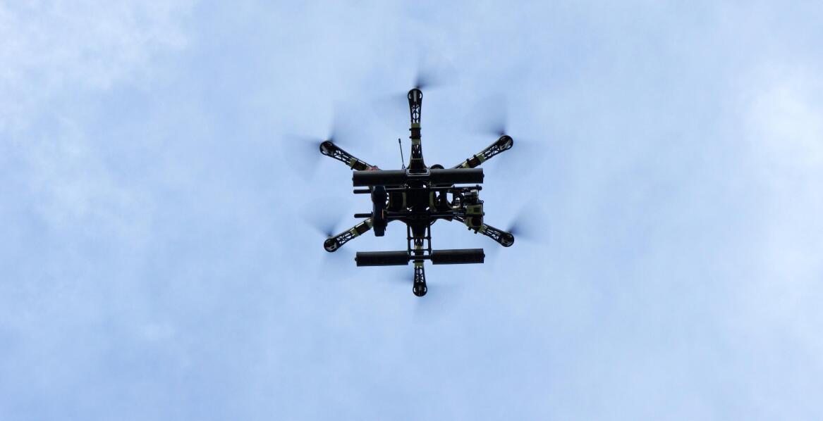 Zagłuszacze dronów: skuteczne narzędzie przeciwko nielegalnym operacjom powietrznym