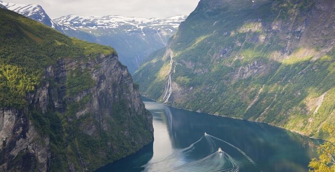 Norweskie fiordy: magiczne miejsca, które musisz zobaczyć podczas rejsu