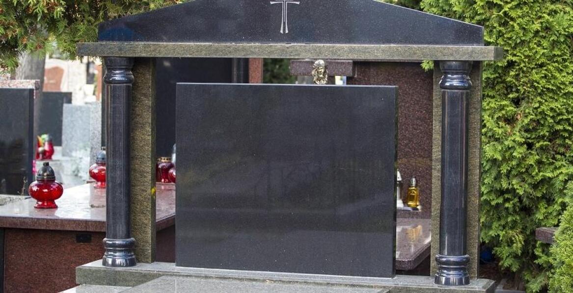 Fachowe doradztwo w wyborze nagrobków – na co zwrócić uwagę?