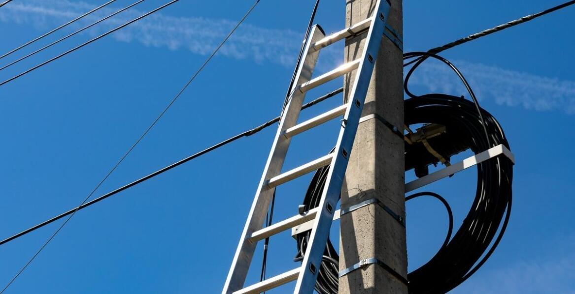 Drabinki pionowe a estetyka instalacji elektrycznych