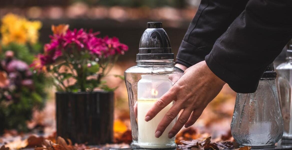 Oprawa muzyczna podczas ceremonii kremacyjnej – co warto wiedzieć?