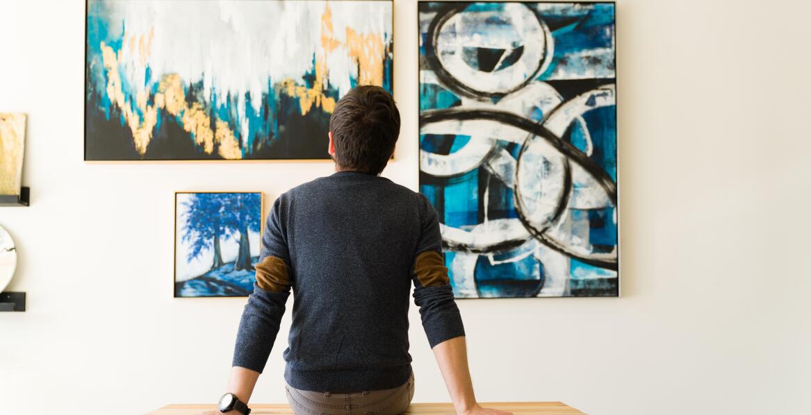 Gdzie licytować prace współczesnych artystów i jak dołączyć do aukcji online?