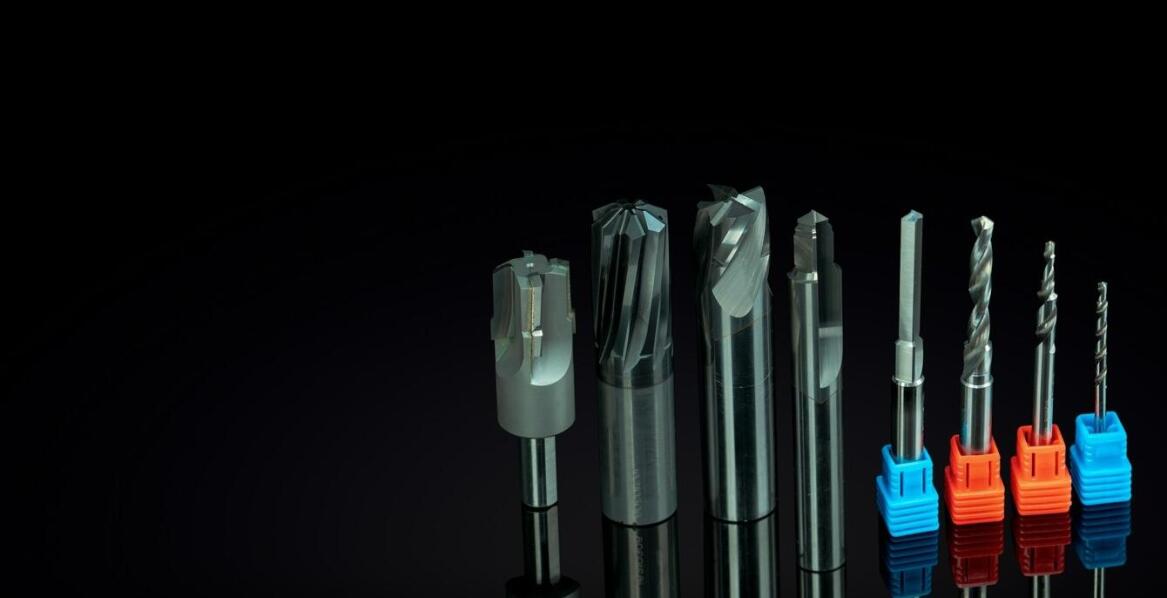 Nowy katalog narzędzi: co oferuje w zakresie frezów do PCV?