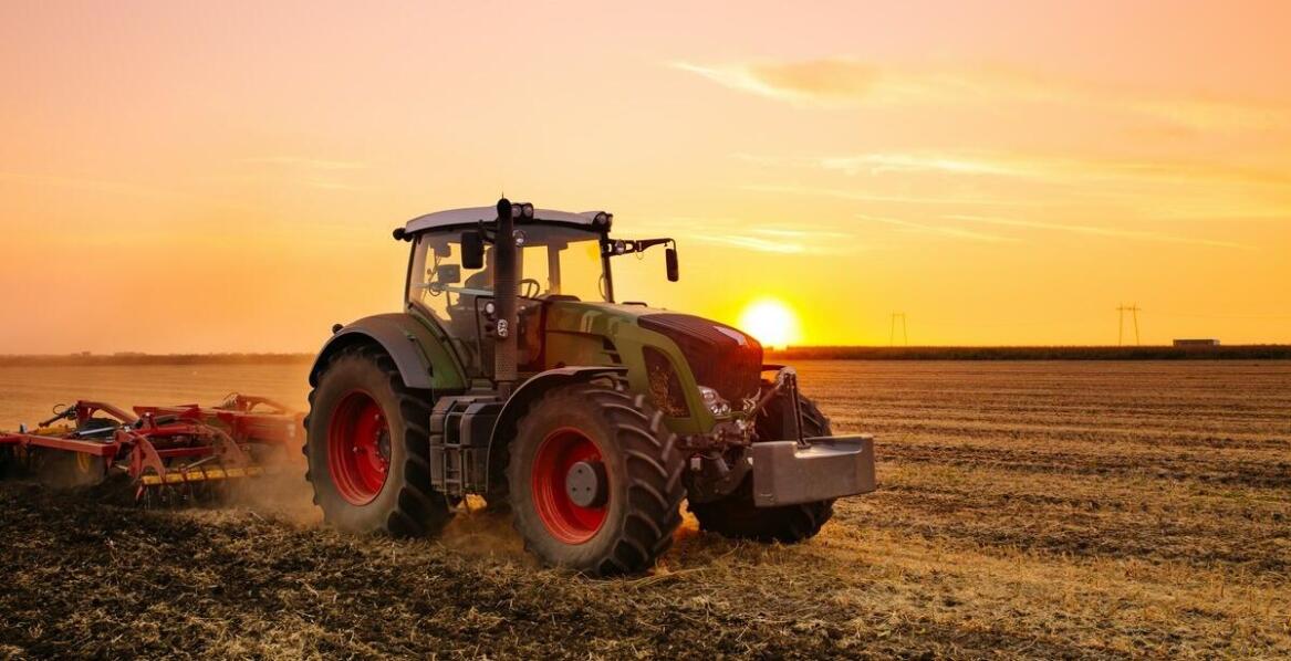 Innowacyjne rozwiązania w traktorach przyszłości – co przyniesie rozwój technologii?