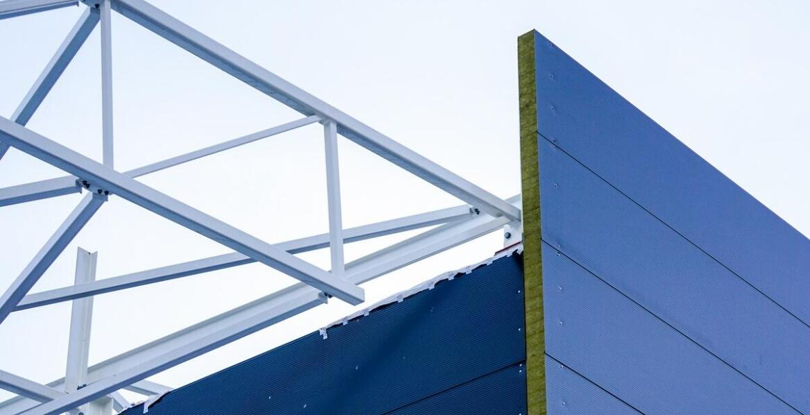 Korzyści z zastosowania malowania proszkowego dla elementów architektonicznych