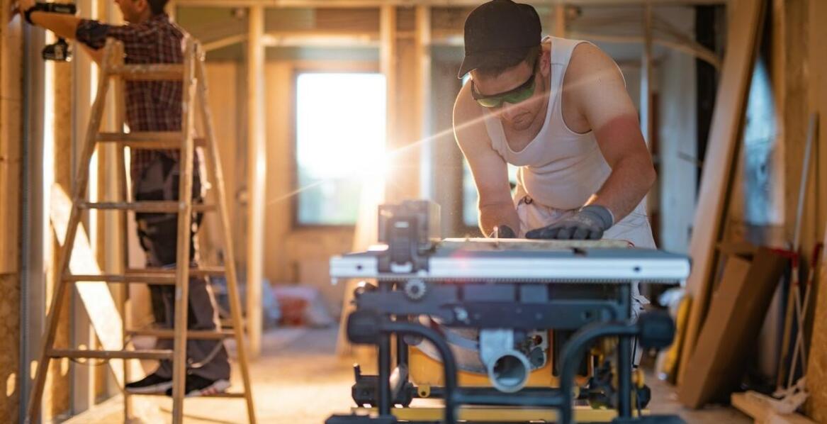 Efektywne zarządzanie projektem przebudowy sklepu – klucz do sukcesu