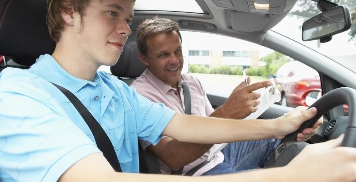 Dlaczego wybór odpowiedniego instruktora jest kluczowy dla sukcesu kursanta?