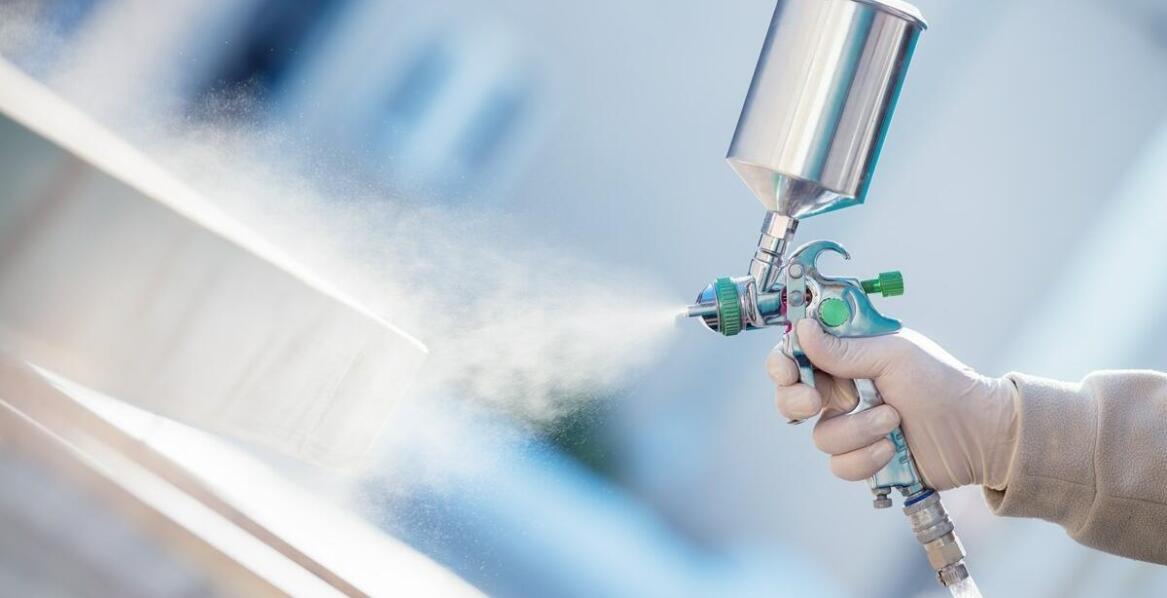 Jakie są kluczowe korzyści z inwestycji w malowanie natryskowe?