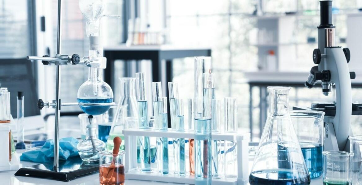 Jak wybrać odpowiedni dozownik celkowy do specyficznych potrzeb filtracyjnych?