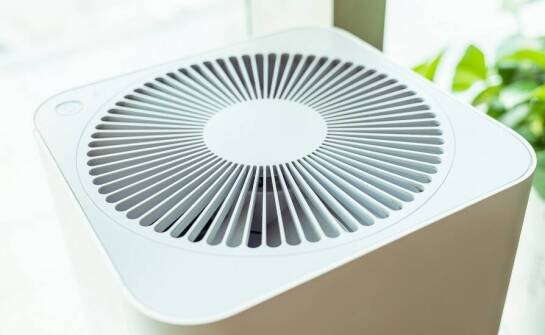 Jakie są zalety korzystania z oczyszczaczy powietrza w biurze?