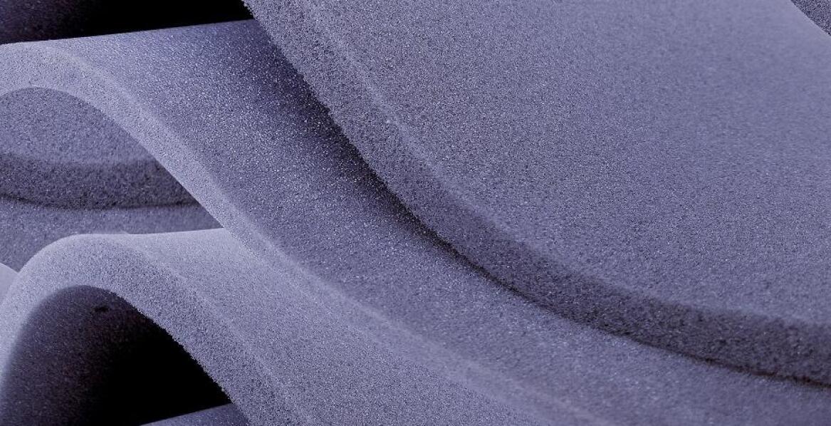 Jak wybrać odpowiednią włókninę wygłuszającą do swojego projektu?