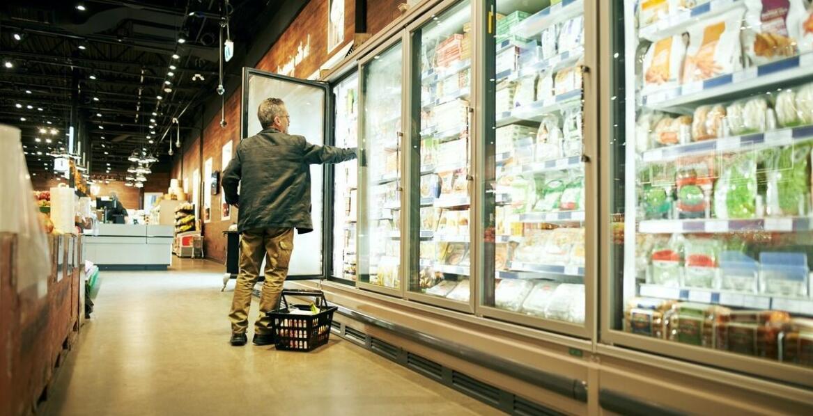 Jakie są kluczowe aspekty instalacji systemów chłodniczych w sklepach spożywczych?