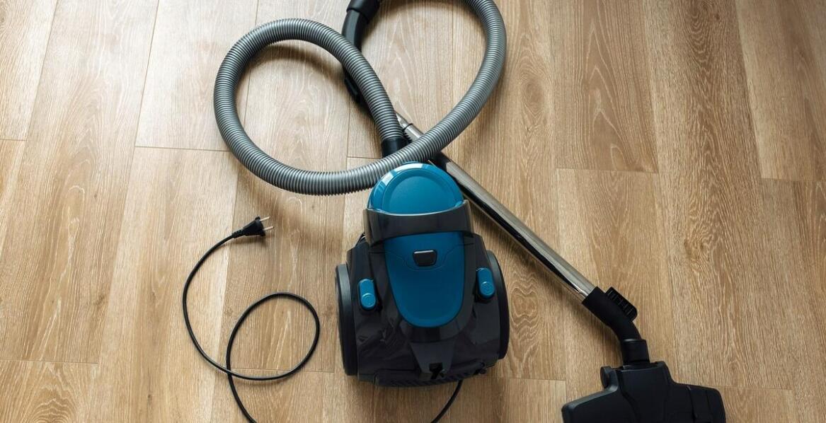 Porównanie funkcjonalności odkurzaczy centralnych i tradycyjnych