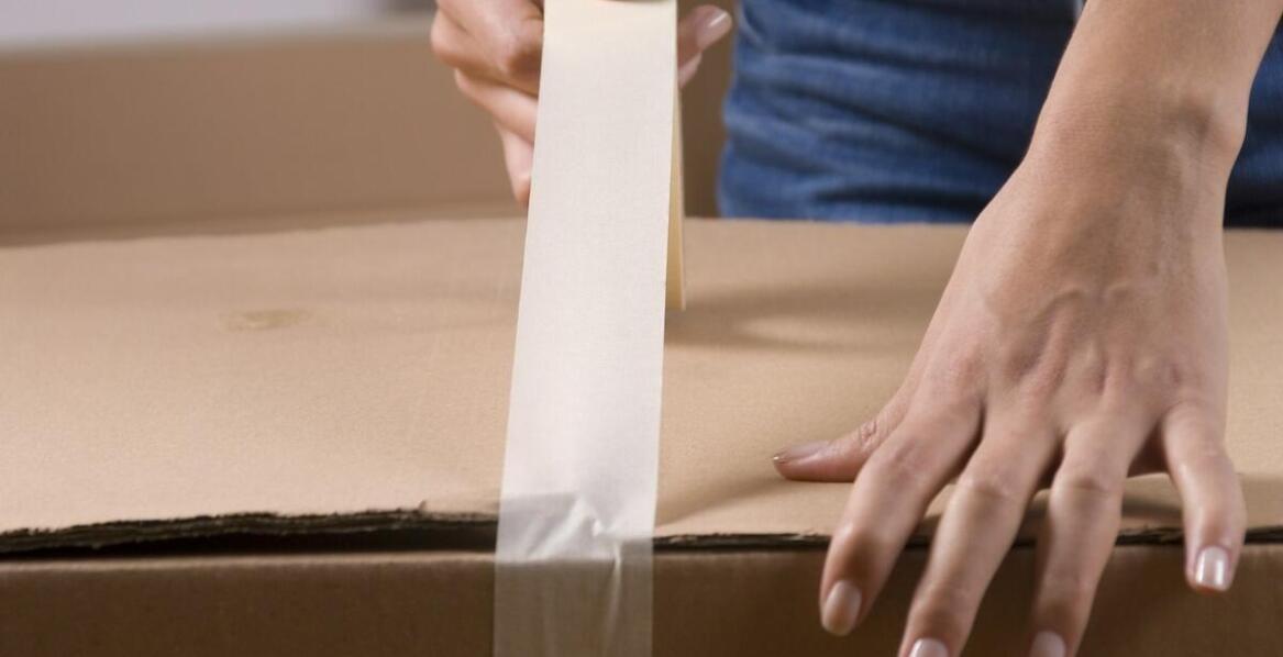 Zastosowanie taśmy z nadrukiem w ochronie delikatnych przedmiotów