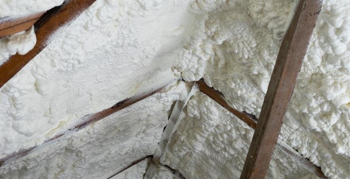 Pianka poliuretanowa jako innowacyjne rozwiązanie w izolacji trudnodostępnych miejsc