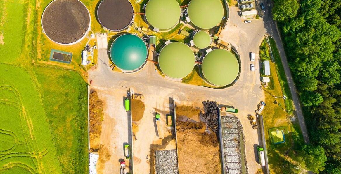 Jakie są zalety korzystania z usług składu opału w Pobiedziskach?