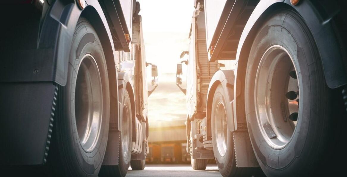 Transport materiałów opałowych – jak dostosowujemy się do potrzeb klienta?