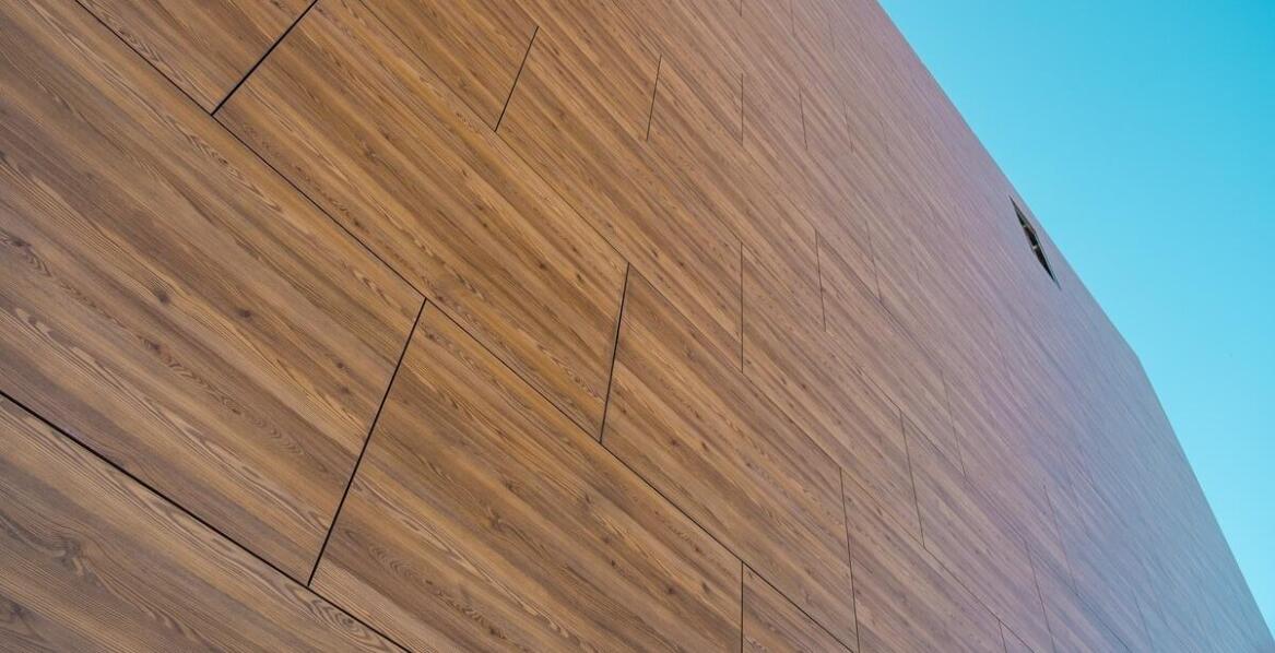 Jak płyty elewacyjne wpływają na akustykę budynków?