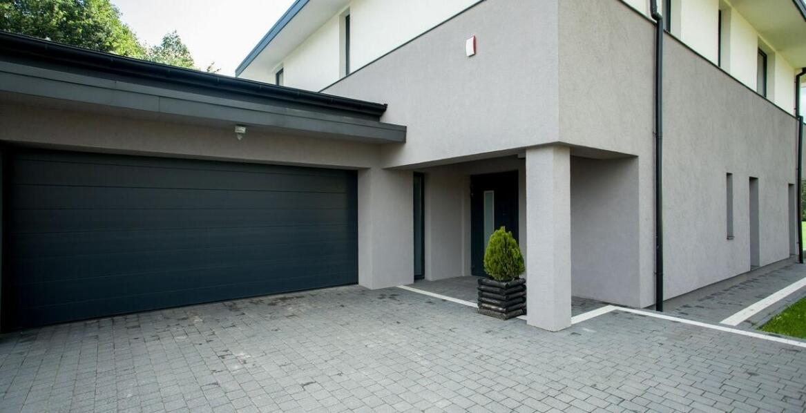 Jakie materiały zapewniają trwałość garaży modułowych tynkowanych?