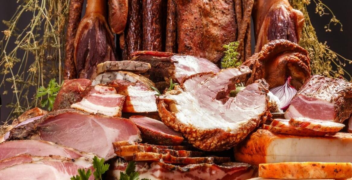 Dlaczego warto inwestować w swojskie wędliny mazowieckie?