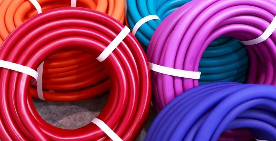 Innowacyjne rozwiązania konstrukcyjne w produkcji węży przemysłowych