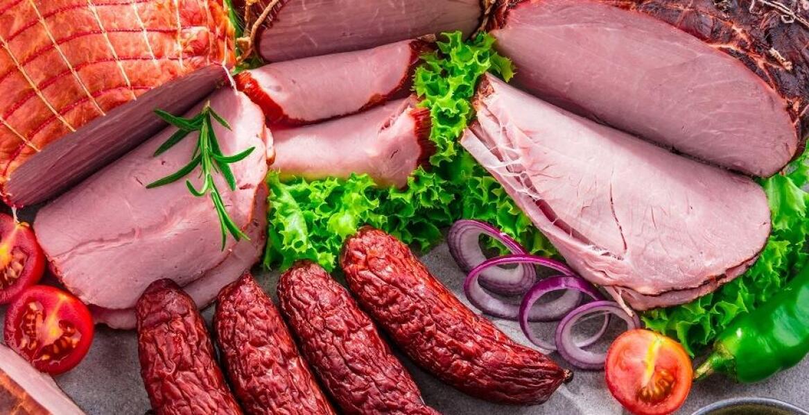 W jaki sposób hurtownie wędlin mogą wpływać na jakość produktów spożywczych?