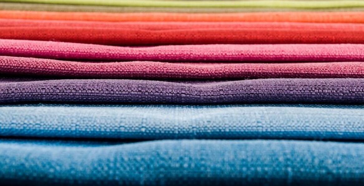 Jak hurtownia tekstylna wspiera klientów w wyborze odpowiednich produktów?