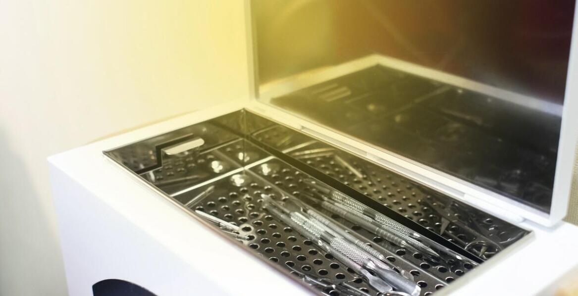 Dlaczego warto inwestować w autoklawy o szybkim czasie cyklu sterylizacji?