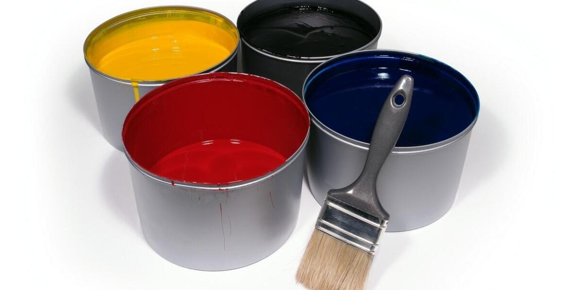 Farby sitodrukowe w projektowaniu gadżetów reklamowych: trwałość i styl