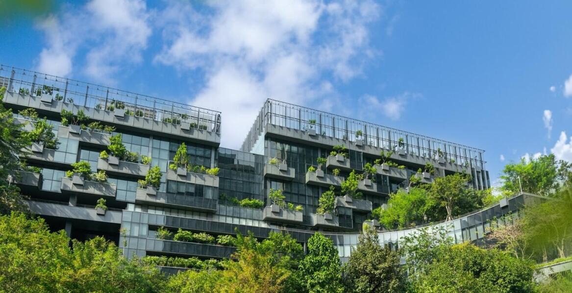 Zrównoważony rozwój a konstrukcja wiat stadionowych – co warto wiedzieć?