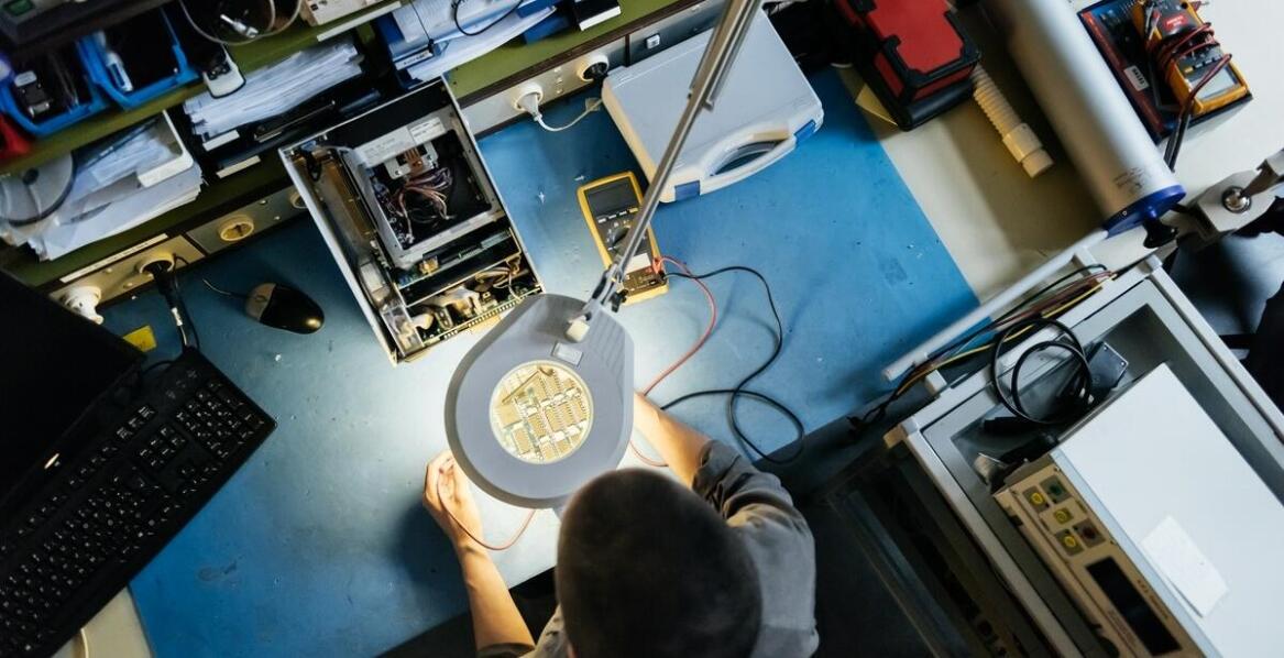 Jak zaawansowane technologie wspomagają naprawę silników asynchronicznych?