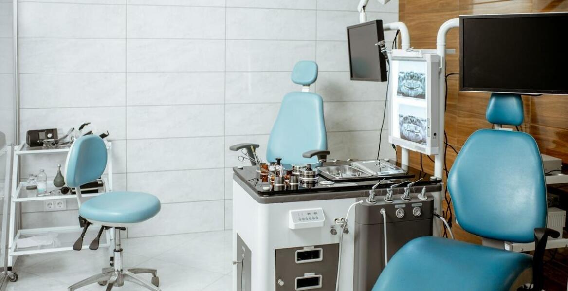 Wpływ nowoczesnych technologii na komfort pacjenta podczas zabiegów dentystycznych