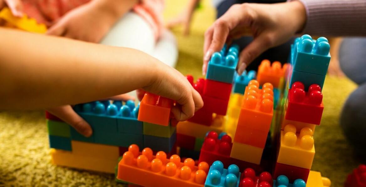 Jakie korzyści przynoszą zapisy do żłobka dla dziecka?