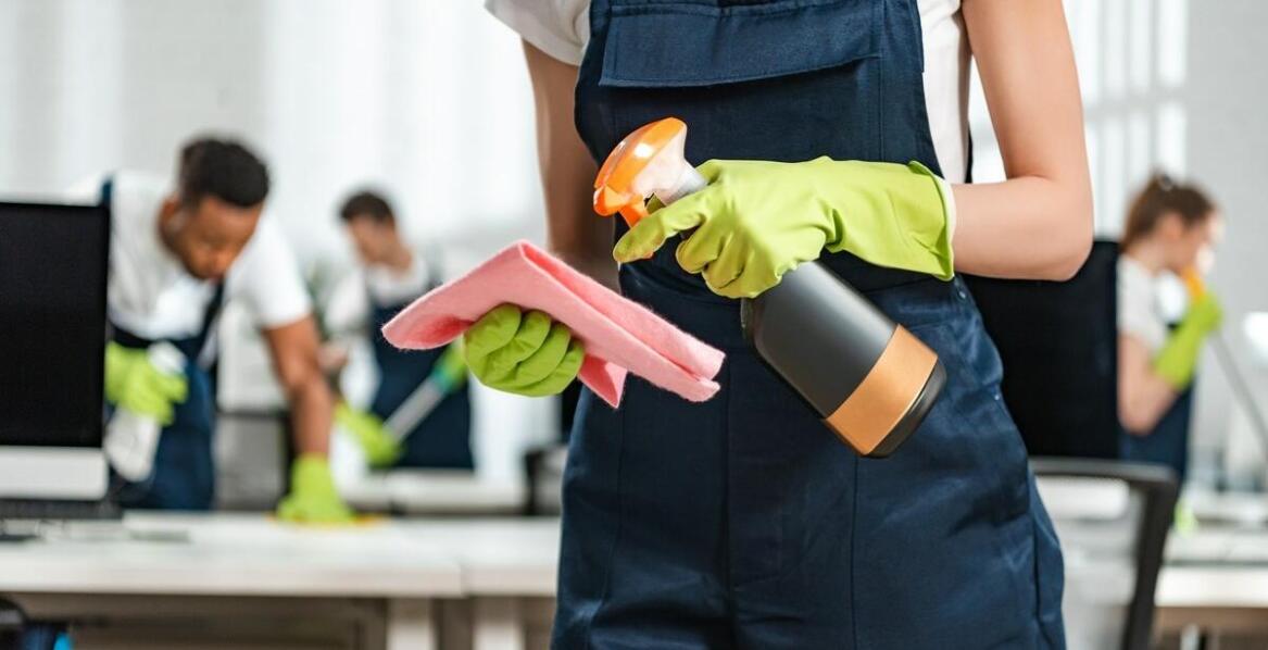 Jakie wyzwania napotykają firmy sprzątające podczas utrzymania czystości w restauracjach?