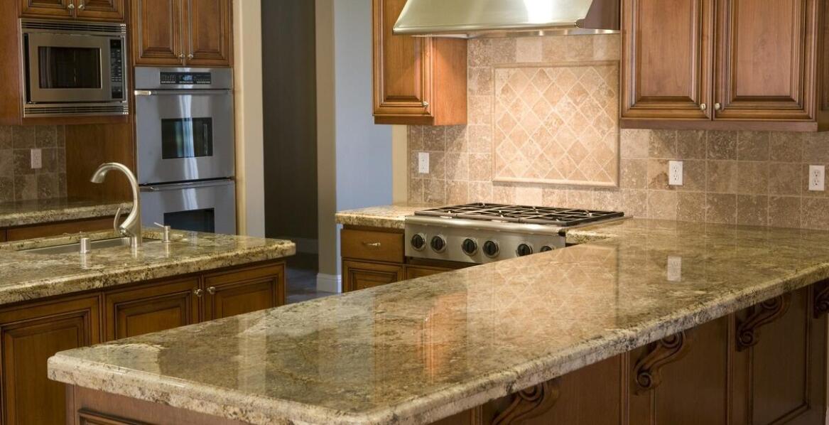 Pielęgnacja blatów kuchennych z kamienia: jak zachować ich piękno na dłużej?